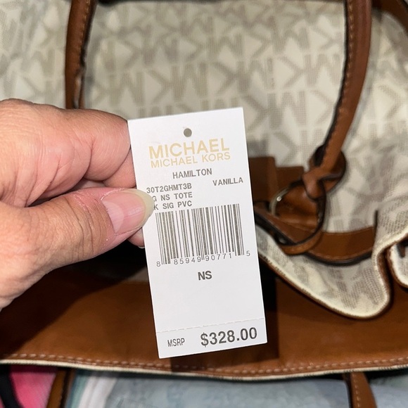 Michael Kors White and Brown Signature Tote Bag - Picture 9 of 10
